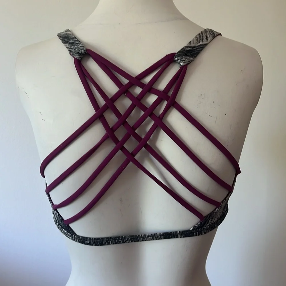 Lululemon Free To Be Wild Heat Wave White Black Regal Palm Size 6 Bra